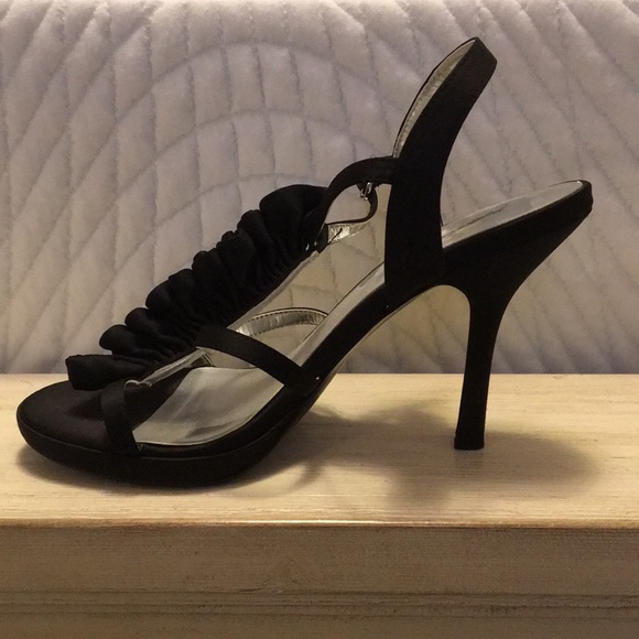 Jacqueline Ferrar Sexy Black Heels - Picture 1 of 7